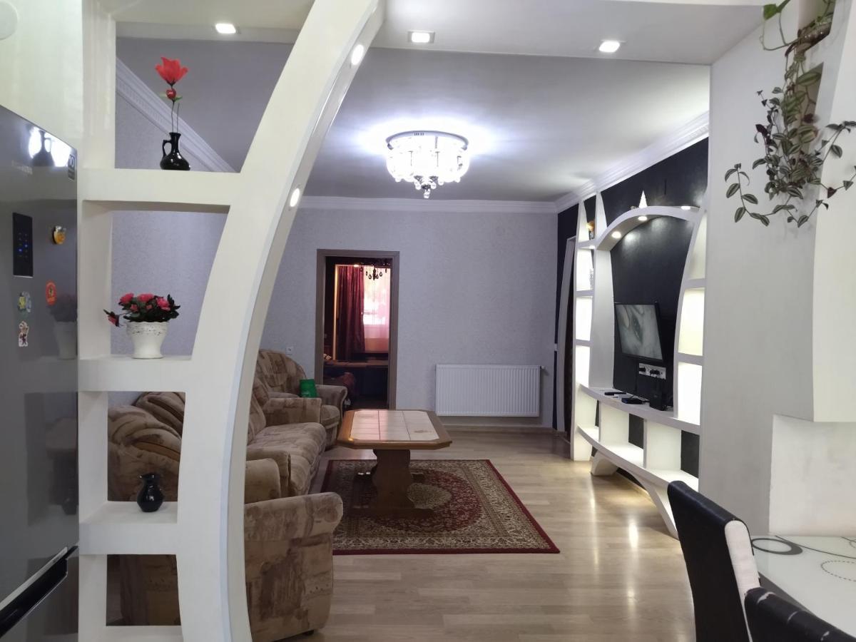 Apartment For You Tbilisi Esterno foto