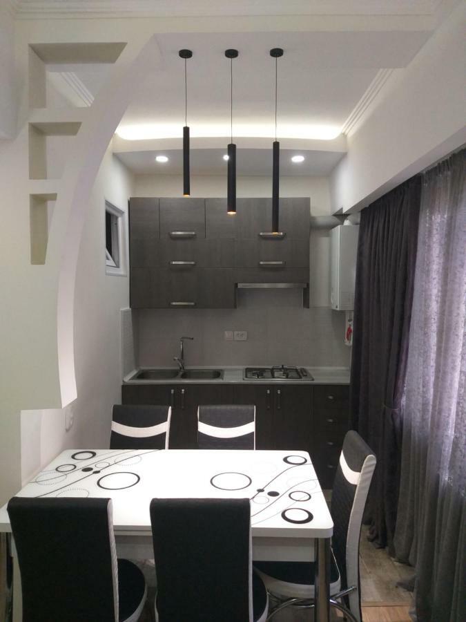 Apartment For You Tbilisi Esterno foto