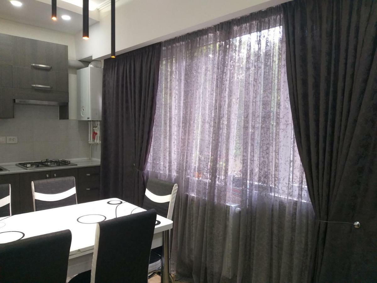 Apartment For You Tbilisi Esterno foto